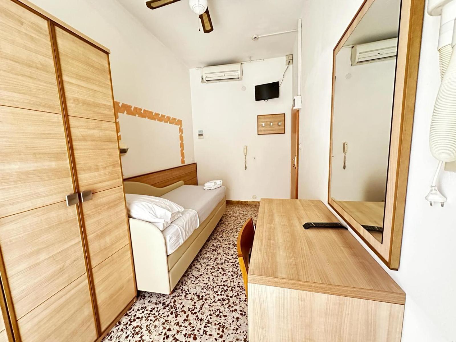 Hotel Ravello Adults Only Rimini Exterior foto