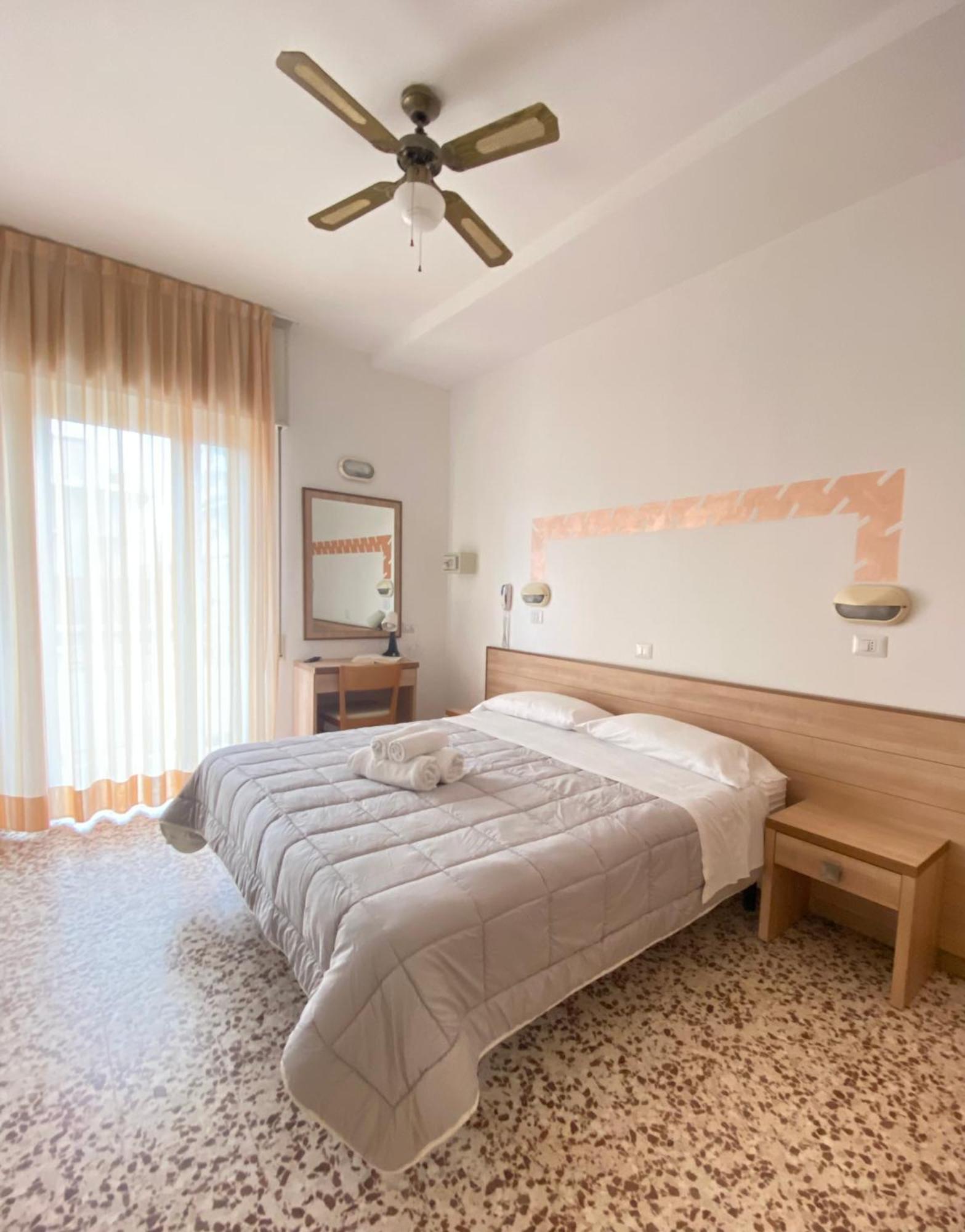 Hotel Ravello Adults Only Rimini Exterior foto
